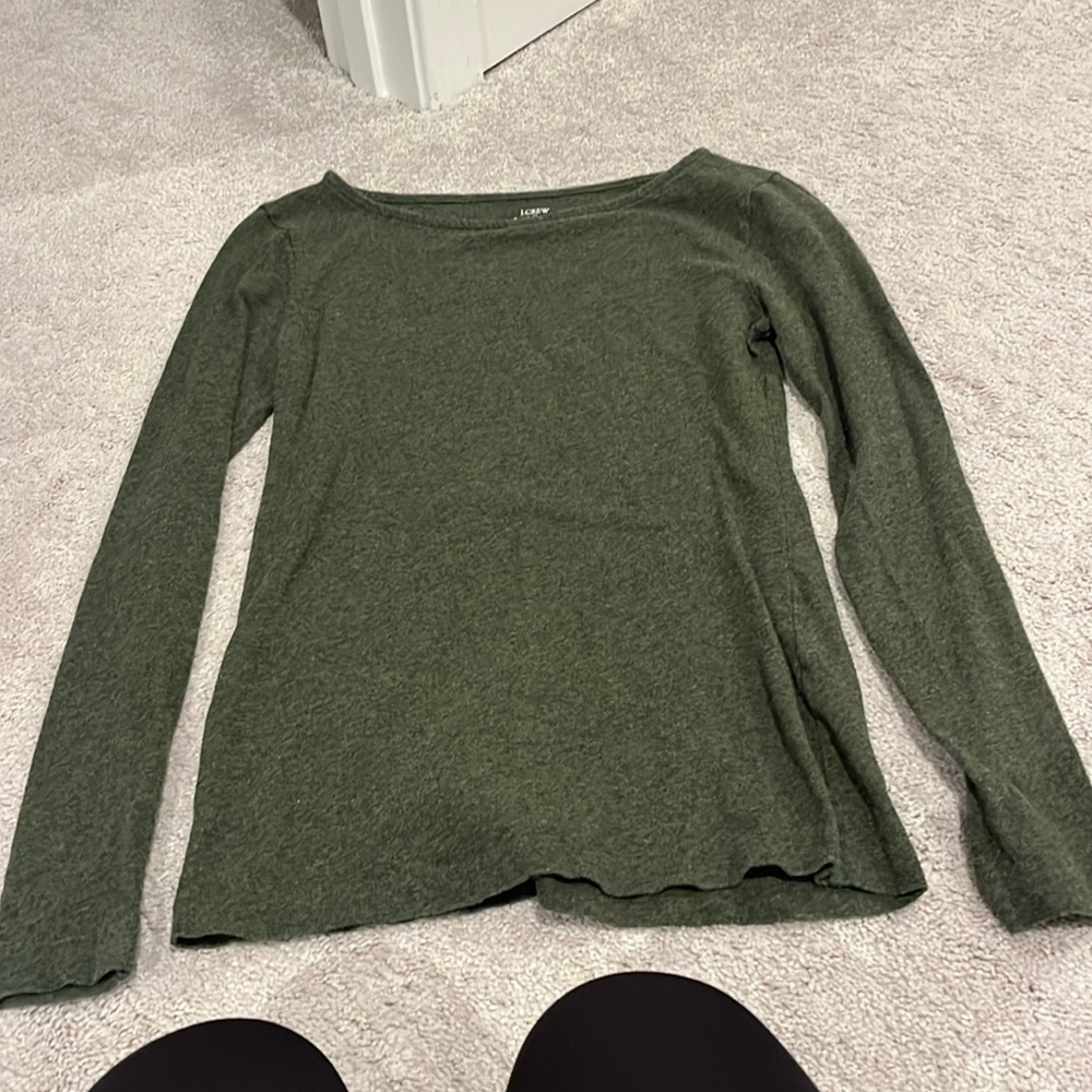 J crew green long sleeve scoop neck shirt
